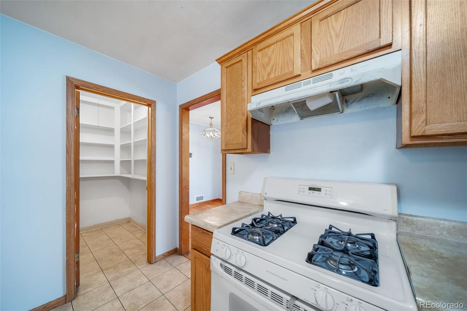 2228 Newark Street Aurora CO 80010