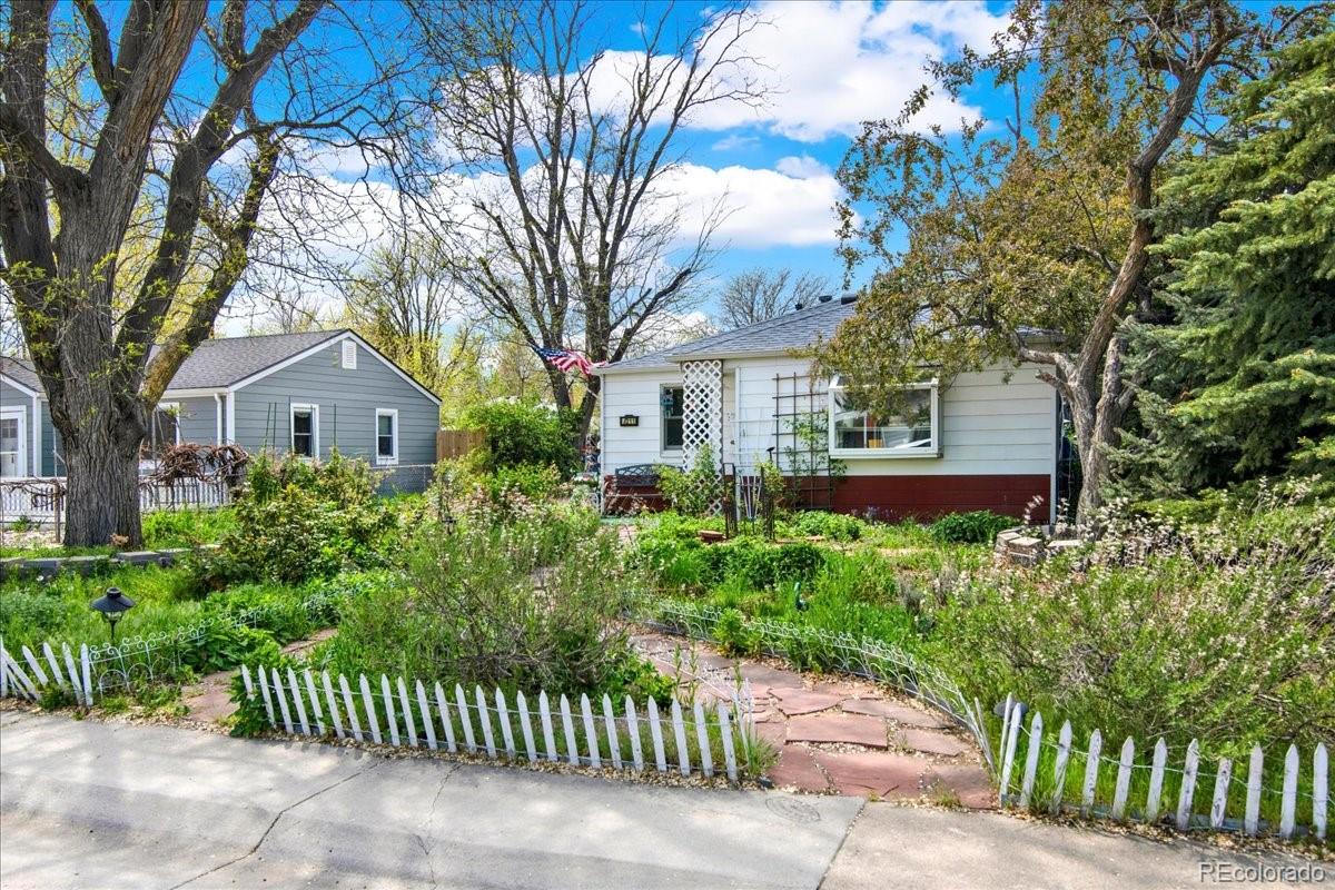 5211 Dover Street Arvada CO 80002