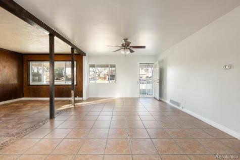 702 Scranton Court Aurora CO 80011