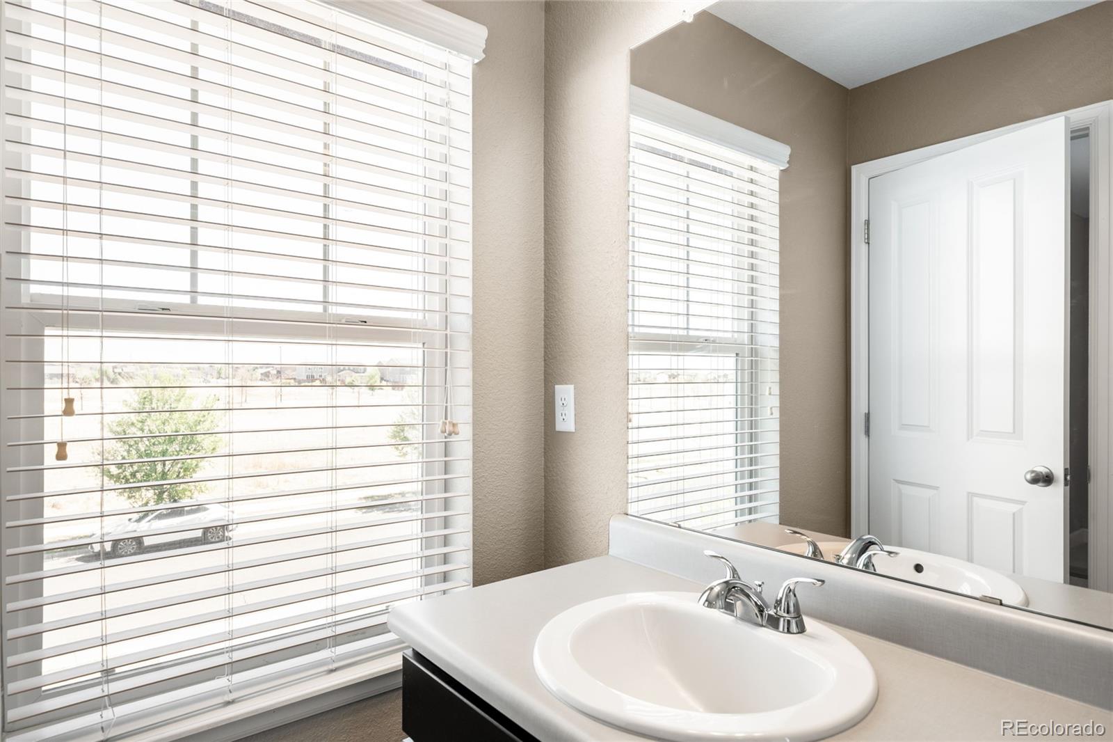 111 S Jackson Gap Way Aurora CO 80018