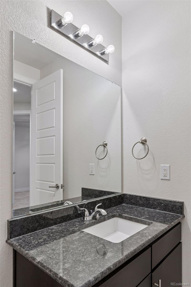 15613 E Broncos Place Englewood CO 80112