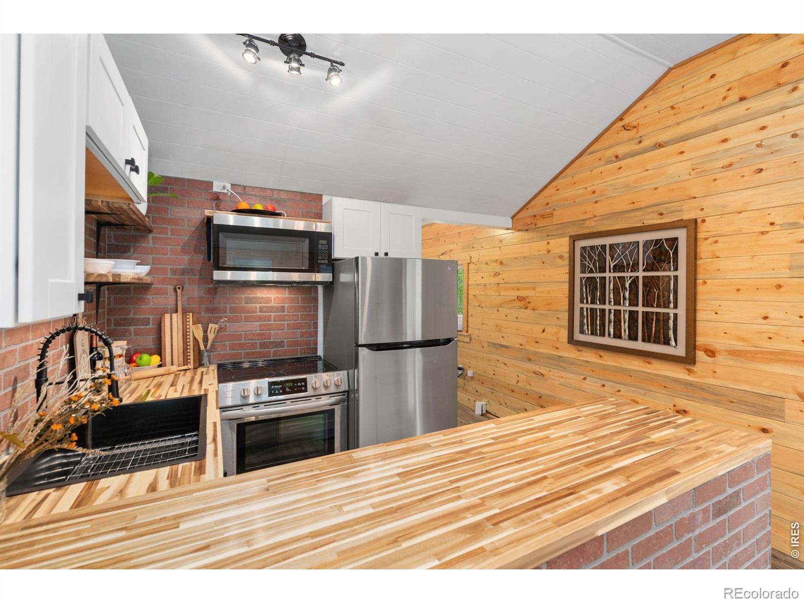 6781 County Road 43 Glen Haven CO 80532