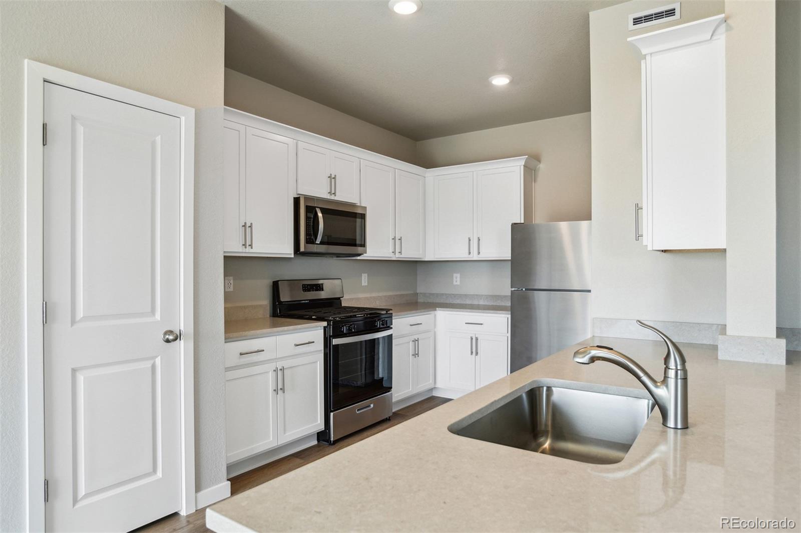 48245 Shetland Drive Bennett CO 80102