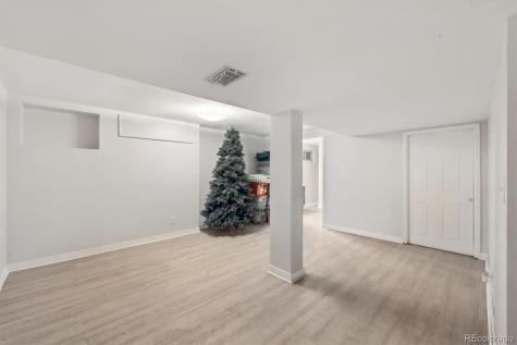 2711 S Oakland Circle E Aurora CO 80014