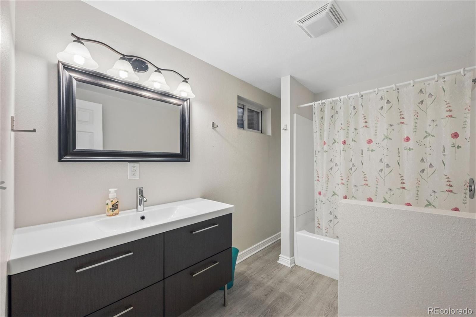 2711 S Oakland Circle E Aurora CO 80014