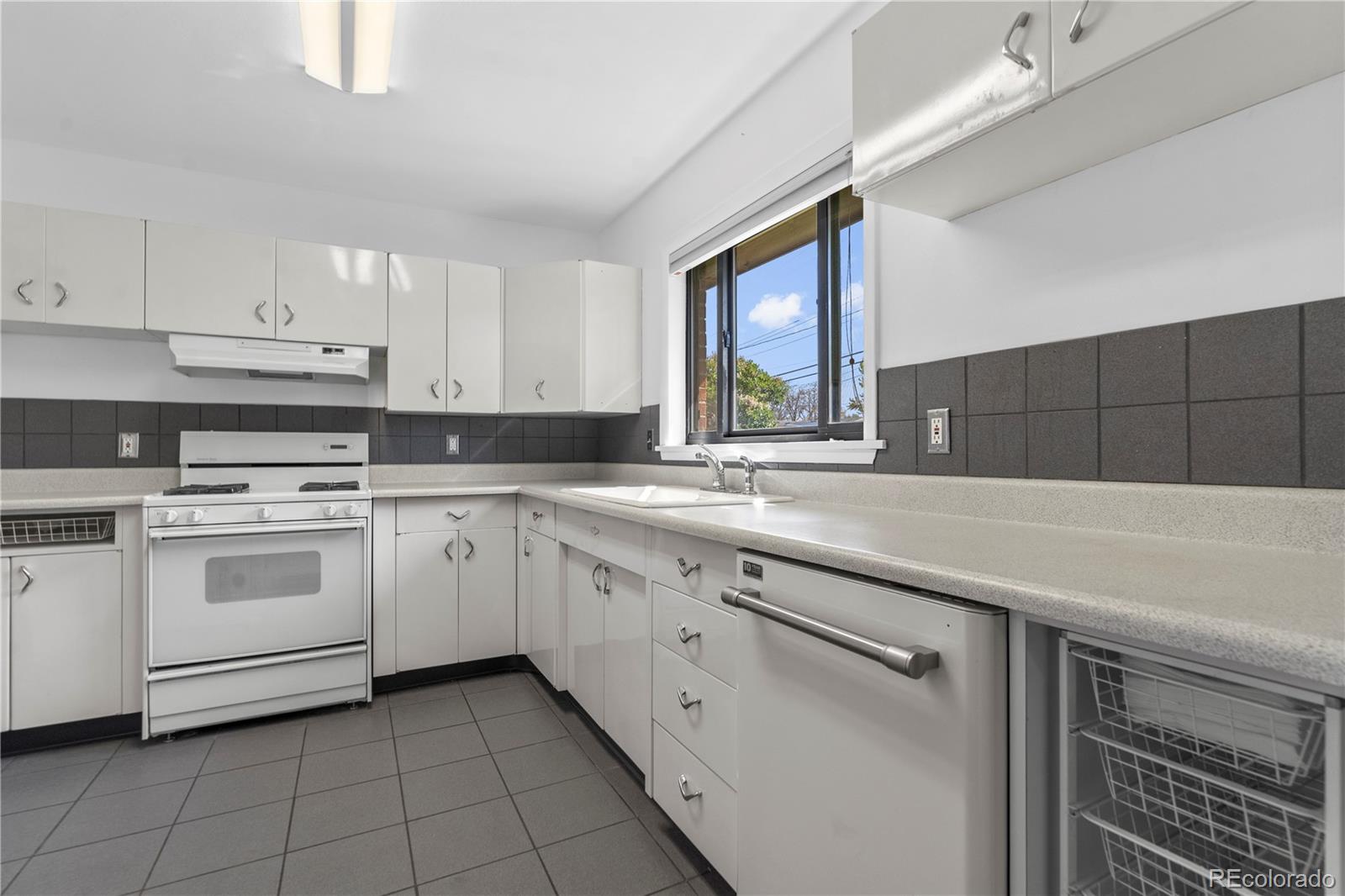 962 S Holly Street Denver CO 80246