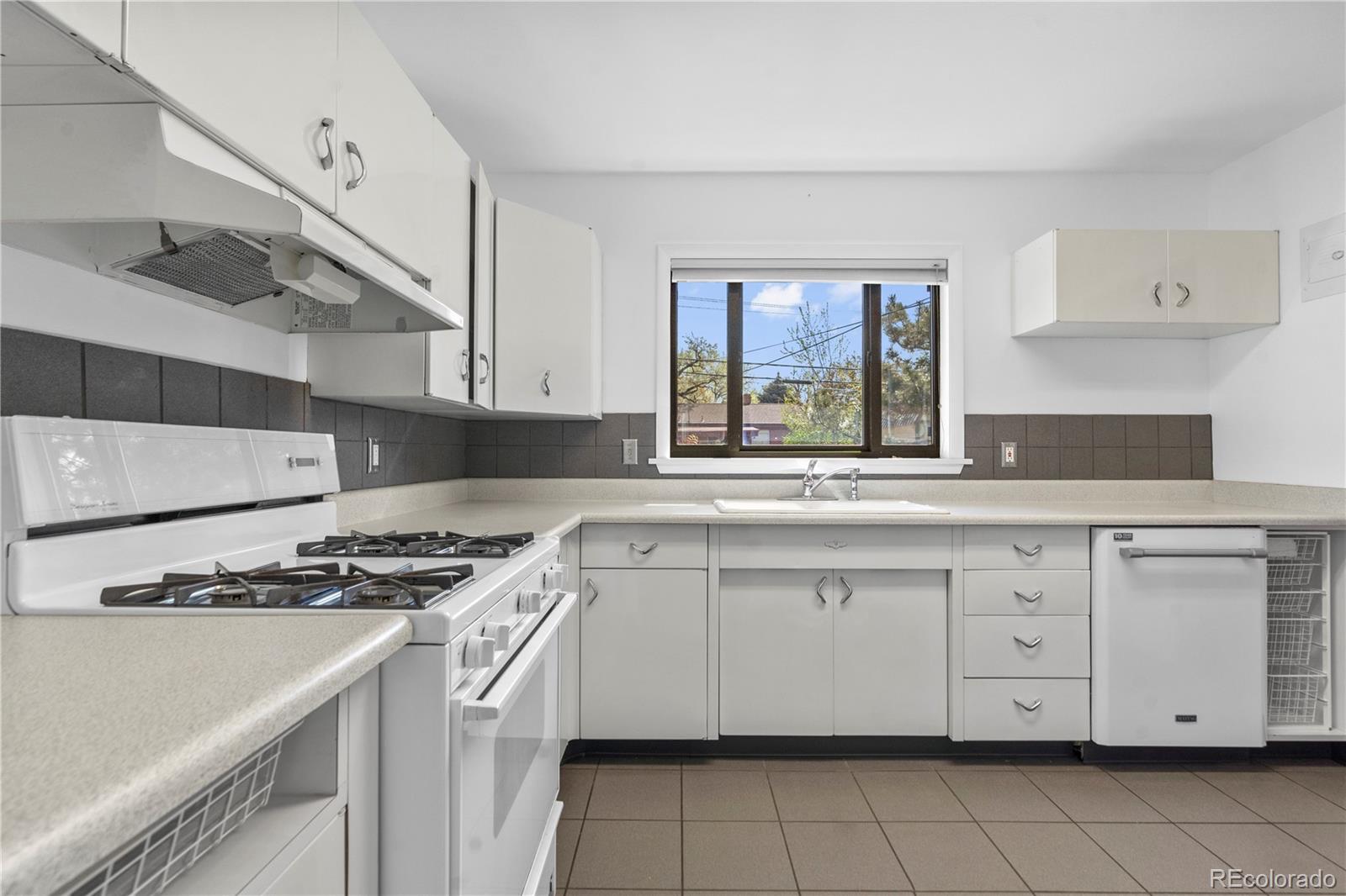 962 S Holly Street Denver CO 80246