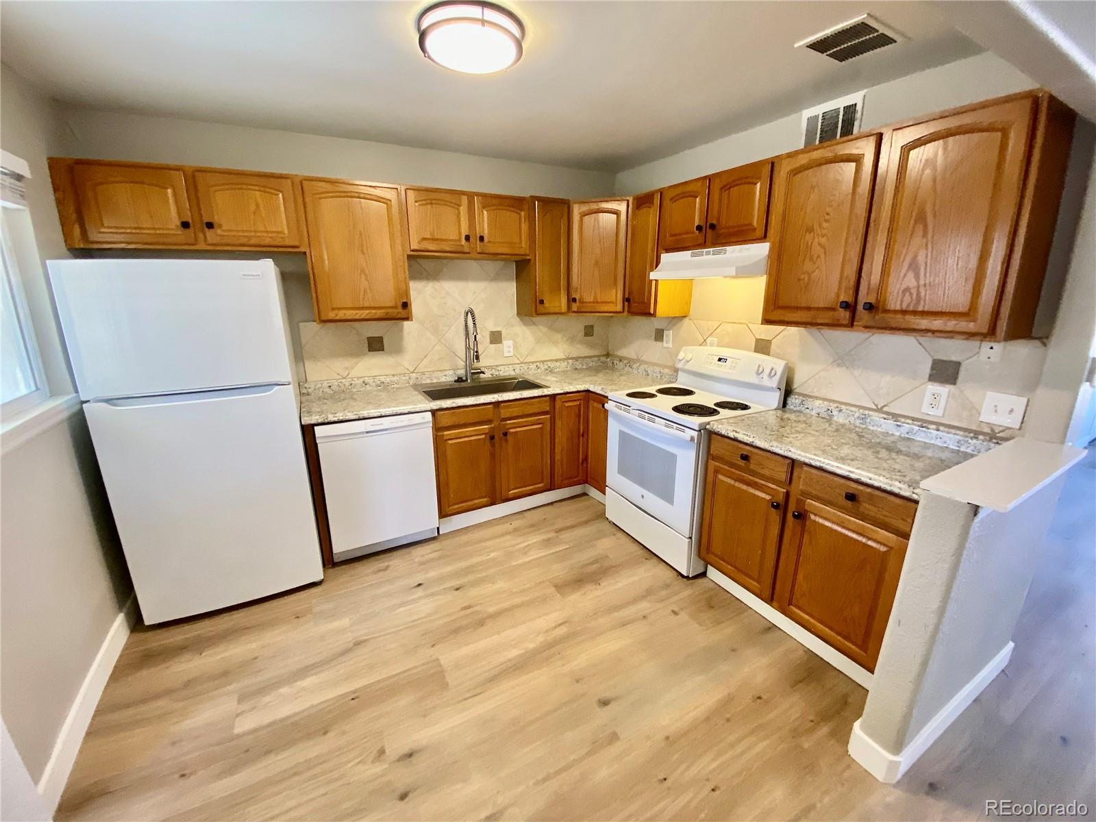 987 Vaughn Street Aurora CO 80011