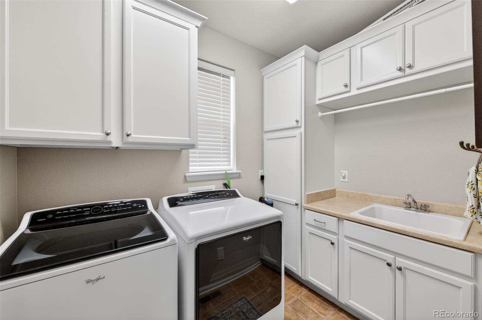 1667 S De Gaulle Way Aurora CO 80018
