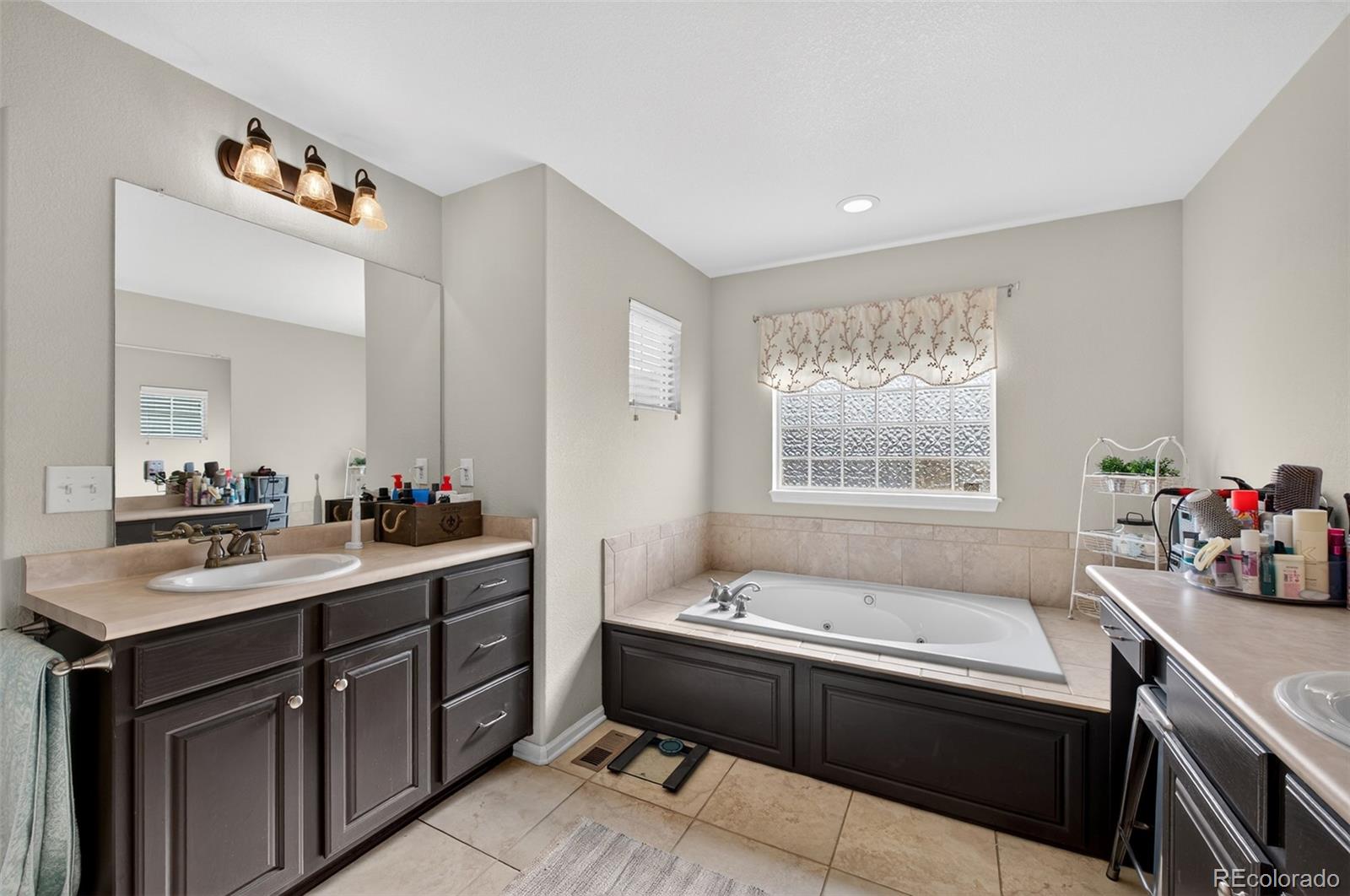 1667 S De Gaulle Way Aurora CO 80018