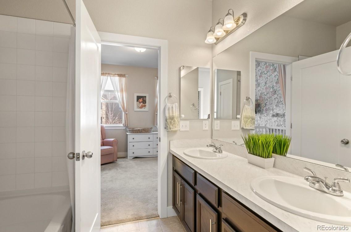 27162 E Davies Avenue Aurora CO 80016