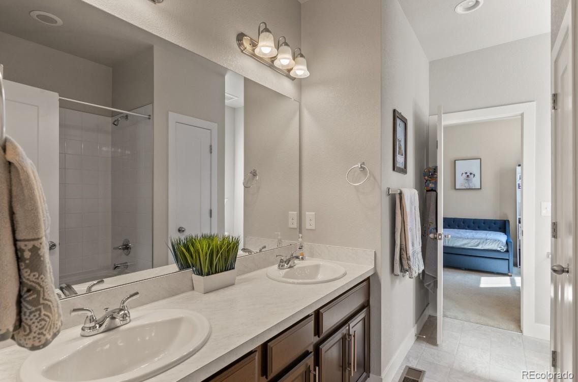 27162 E Davies Avenue Aurora CO 80016
