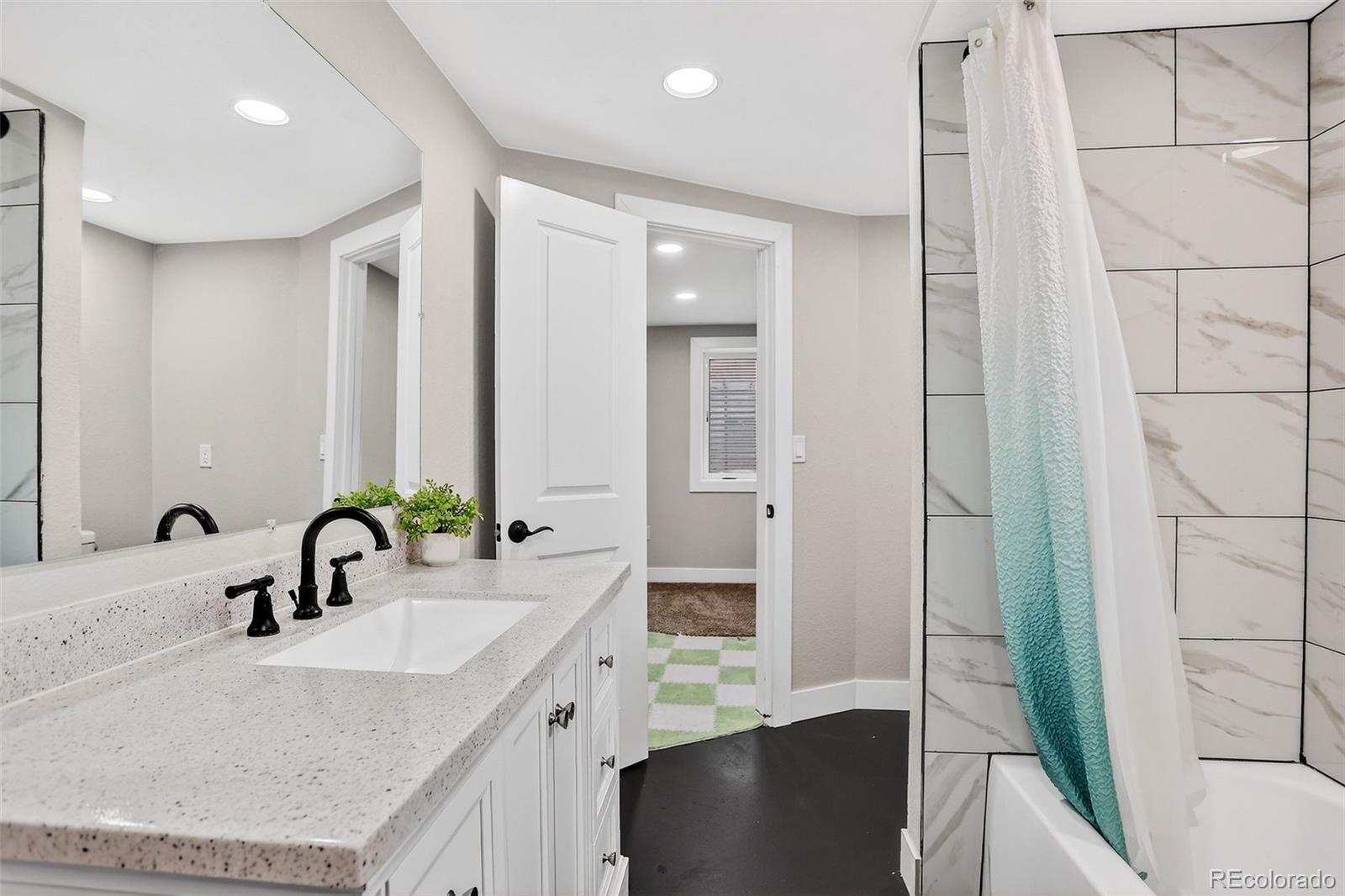 3222 Blackhawk Circle Aurora CO 80011