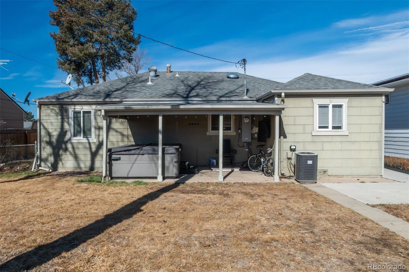 820 Newark Street Aurora CO 80010
