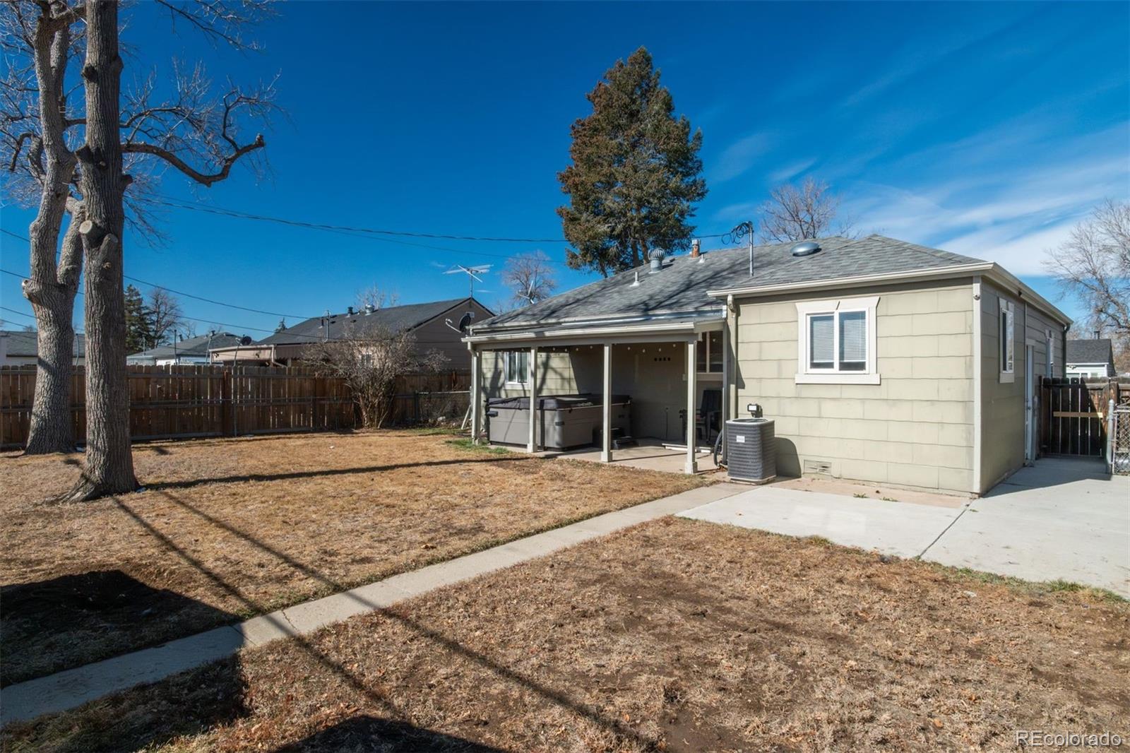820 Newark Street Aurora CO 80010