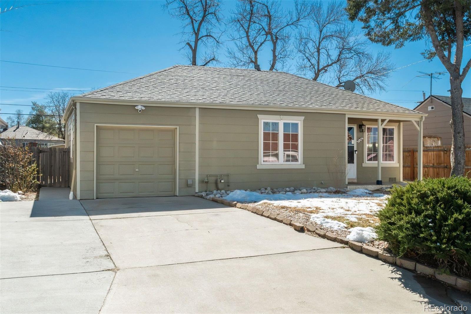 820 Newark Street Aurora CO 80010