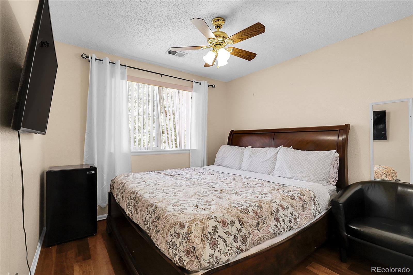 337 Ivory Circle Aurora CO 80011