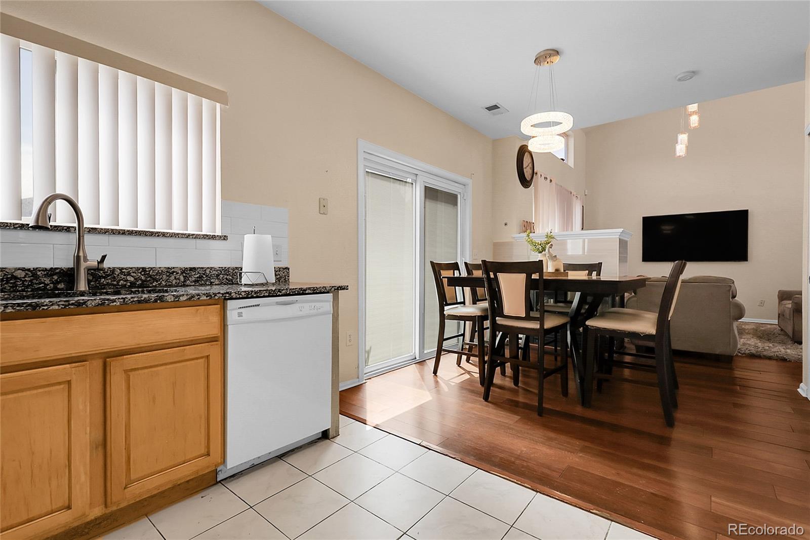 337 Ivory Circle Aurora CO 80011