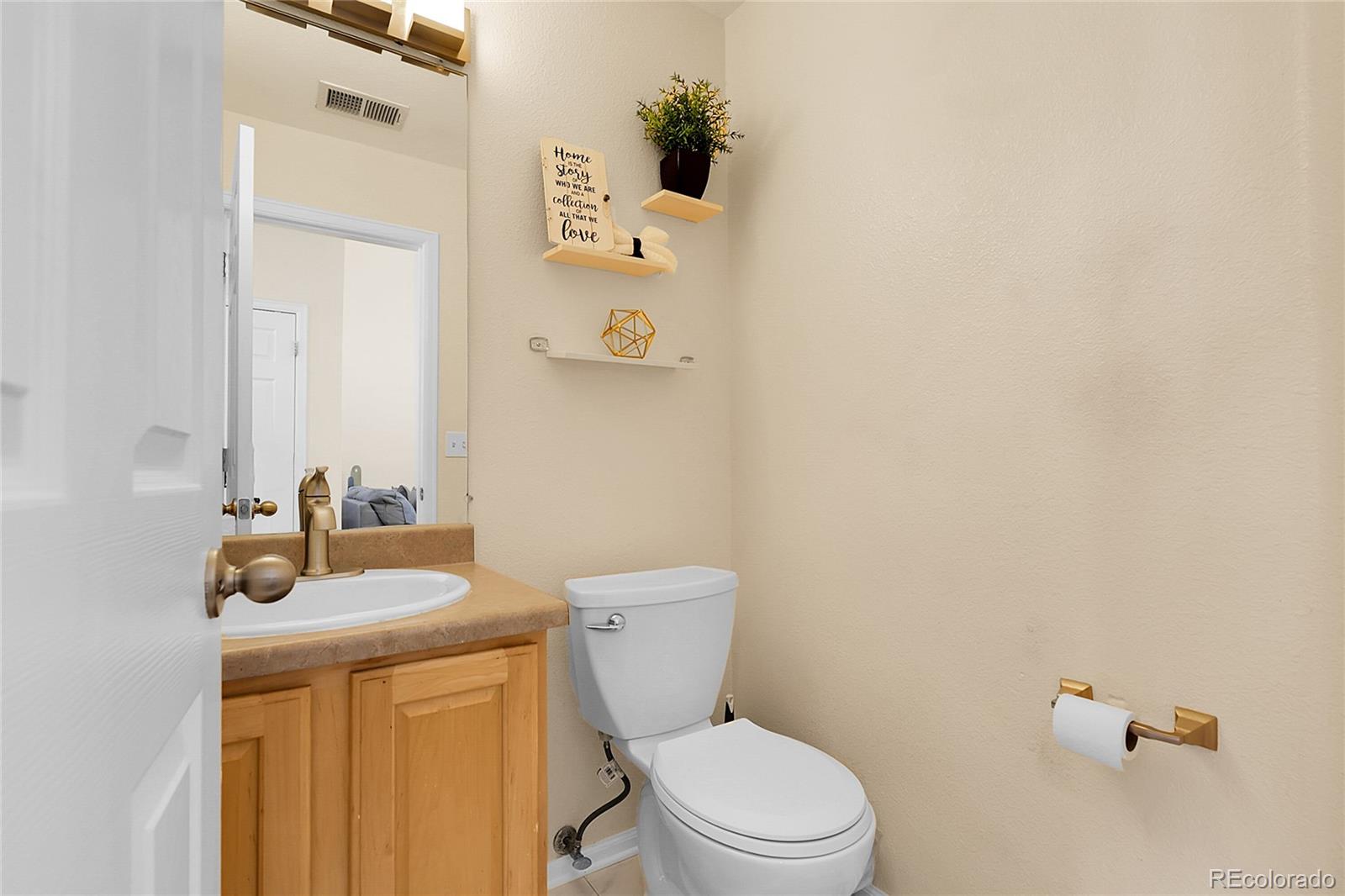 337 Ivory Circle Aurora CO 80011