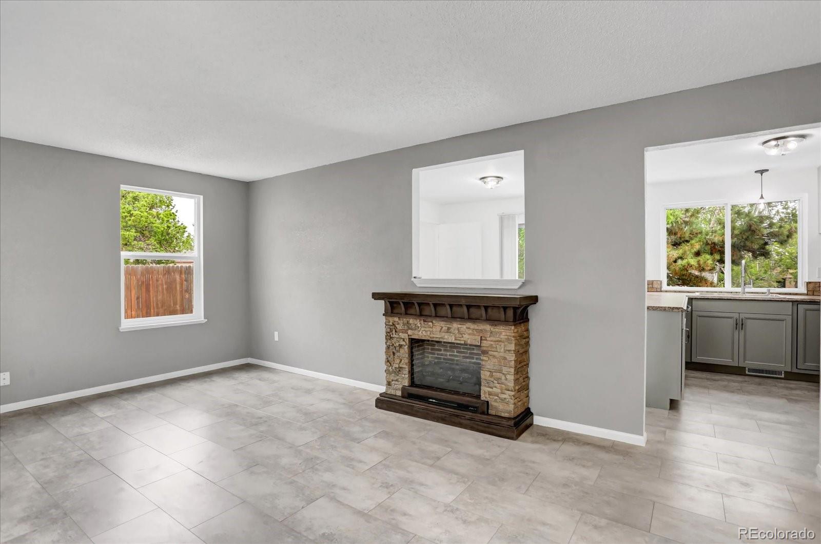 2832 S Mobile Street Aurora CO 80013