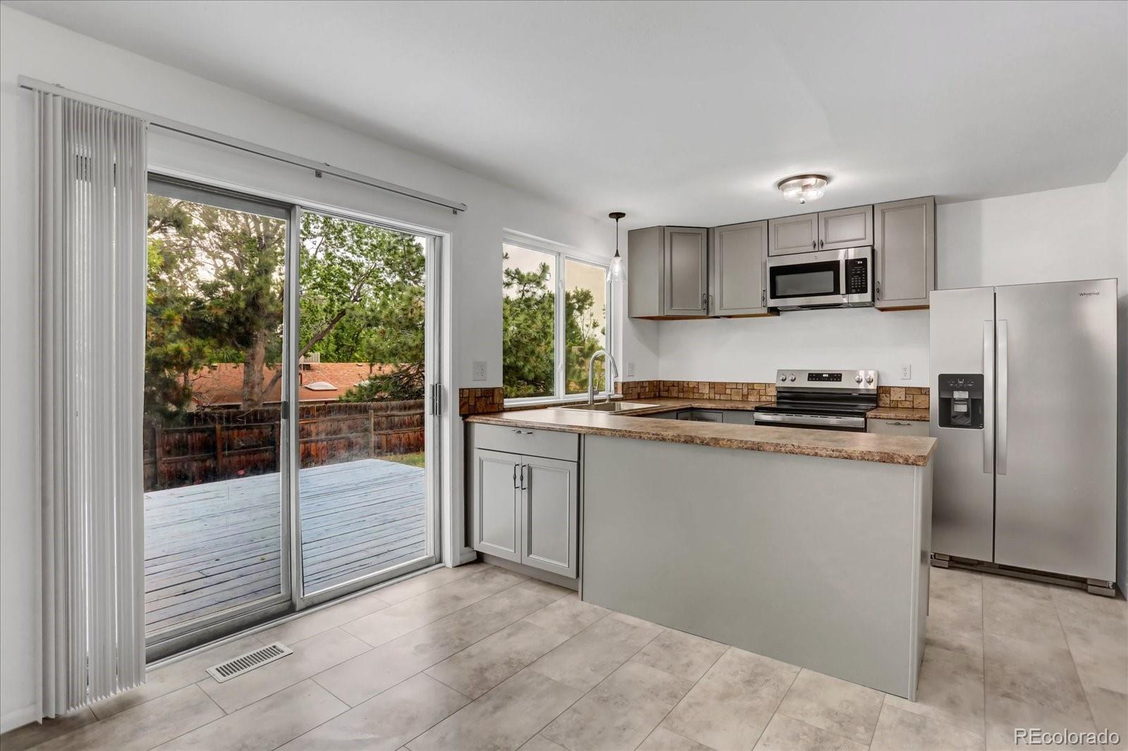 2832 S Mobile Street Aurora CO 80013