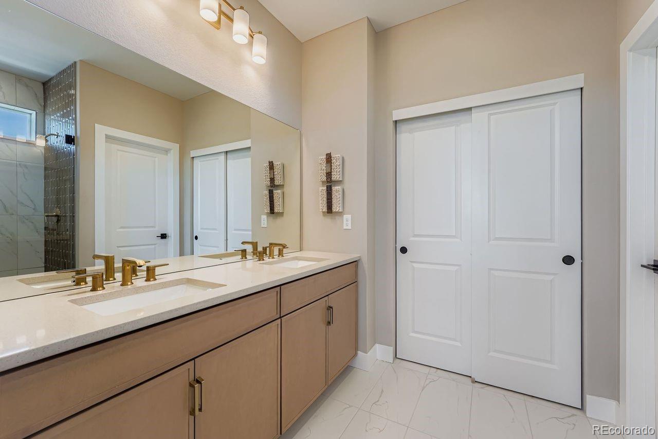 46431 Heritage Avenue Bennett CO 80102
