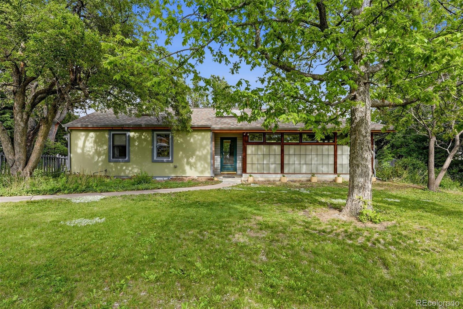 2060 Dover Street Lakewood CO 80215