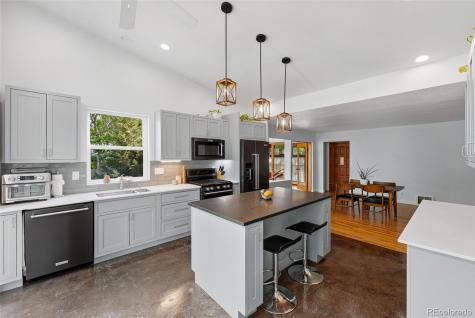 2060 Dover Street Lakewood CO 80215