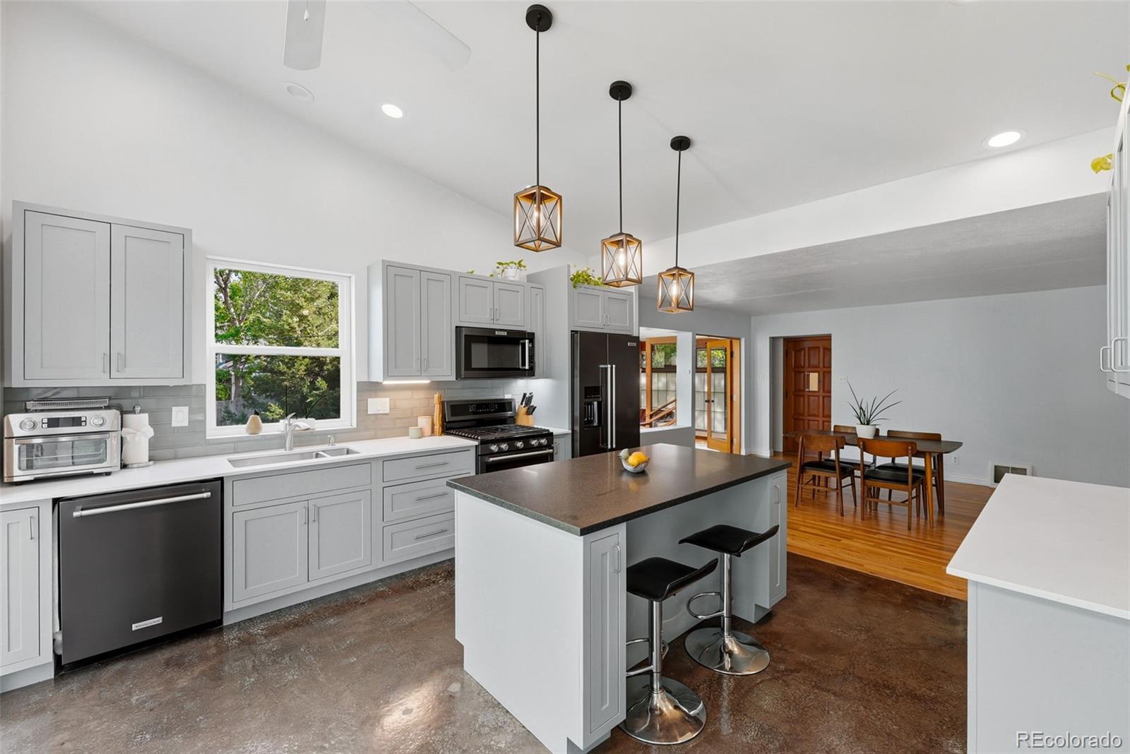 2060 Dover Street Lakewood CO 80215
