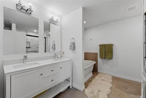 2060 Dover Street Lakewood CO 80215