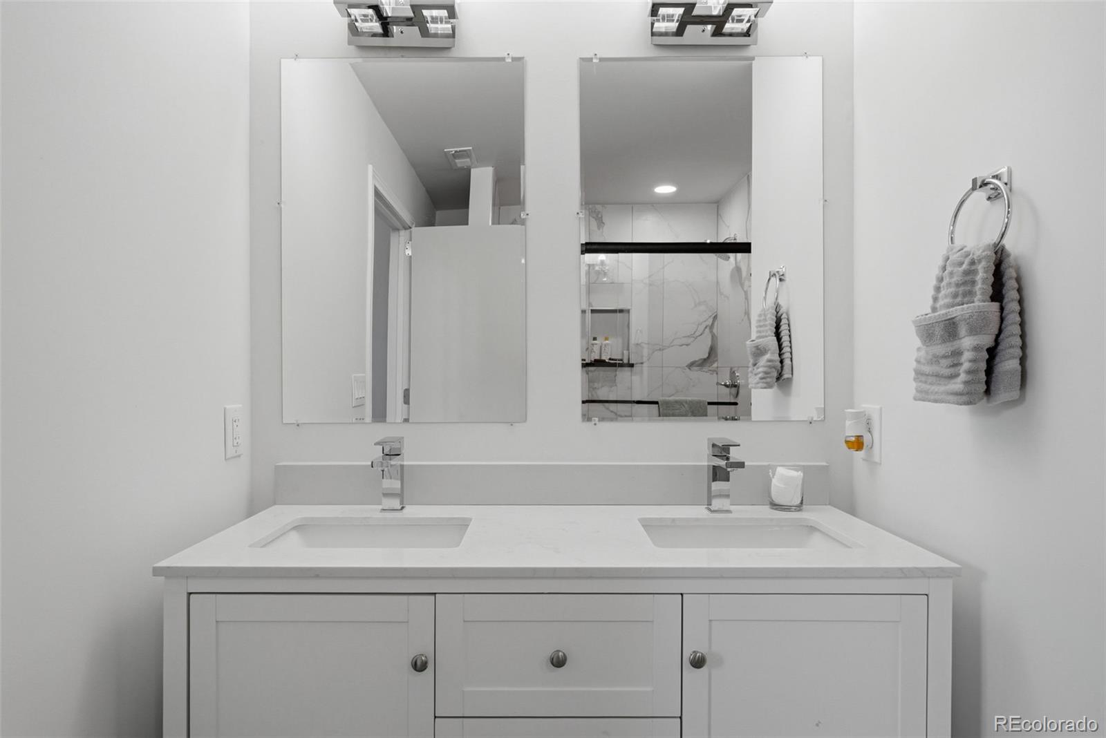 2060 Dover Street Lakewood CO 80215
