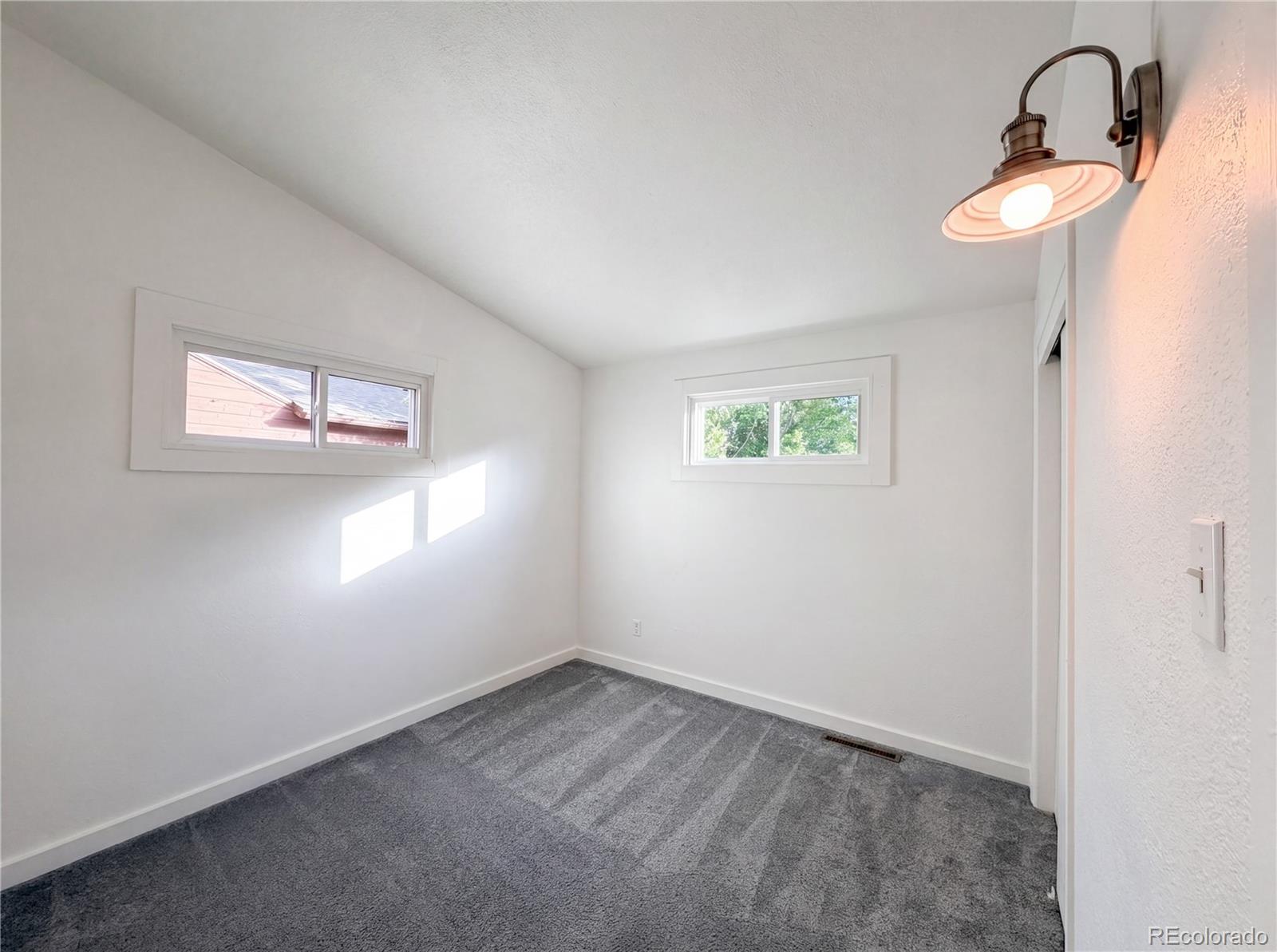 433 Sunnyside Lane Longmont CO 80504