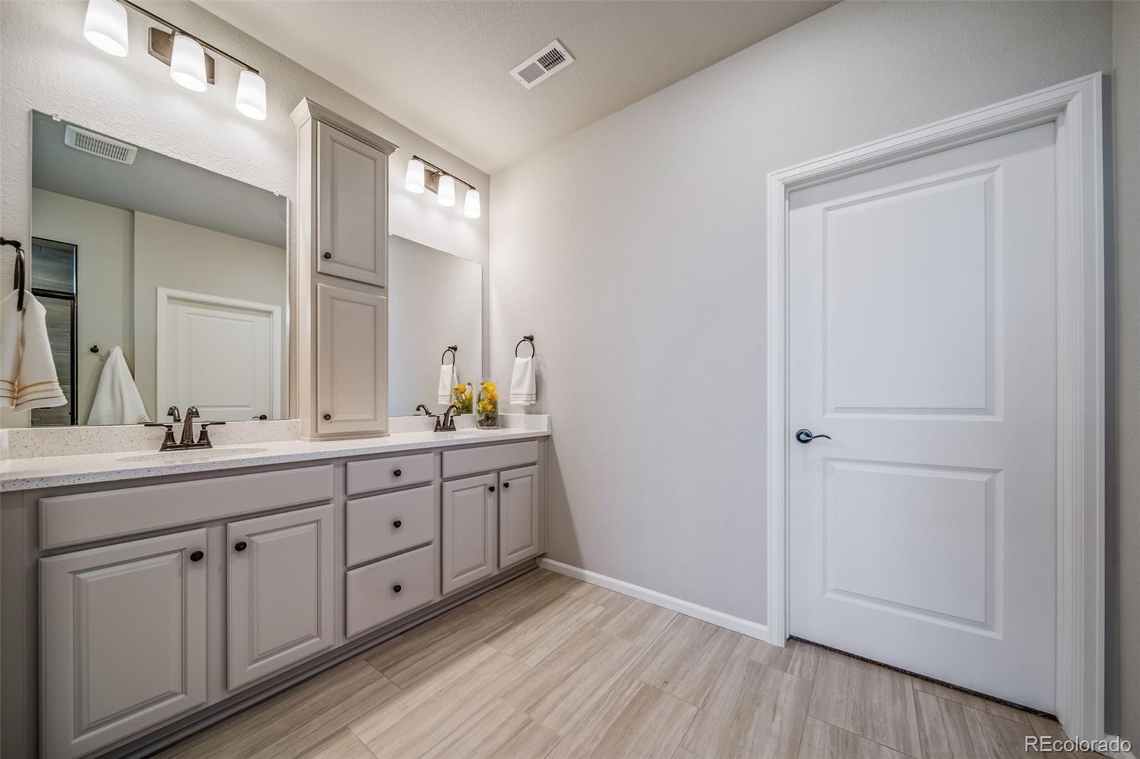 5163 N Quatar Street Aurora CO 80019
