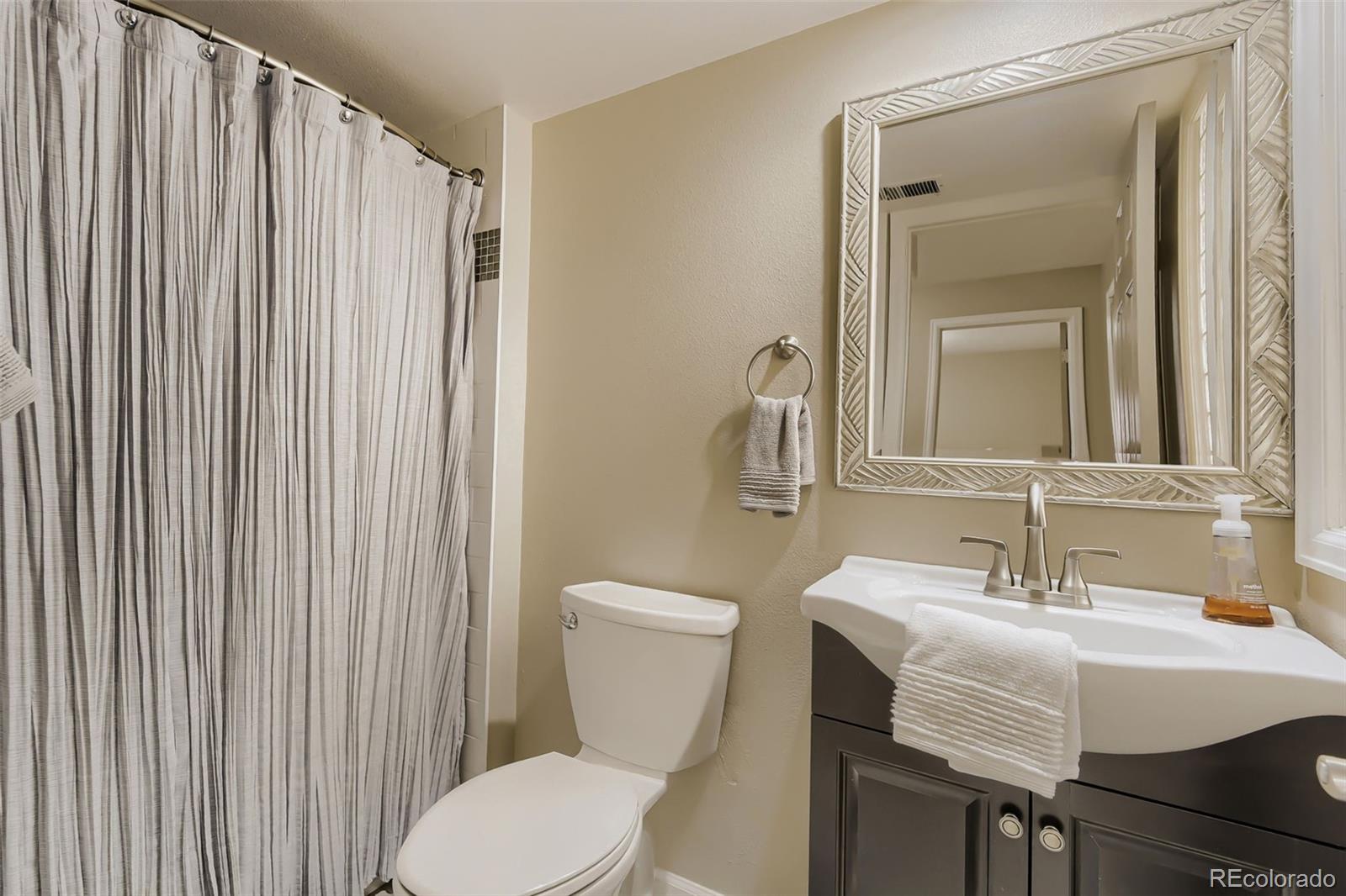 6490 S Heritage Place Centennial CO 80111
