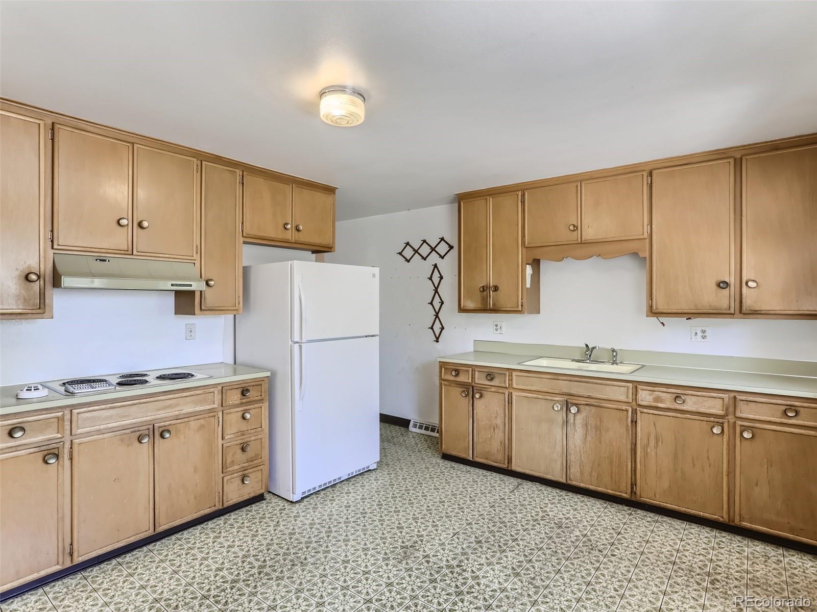 395 Victor Street Aurora CO 80011