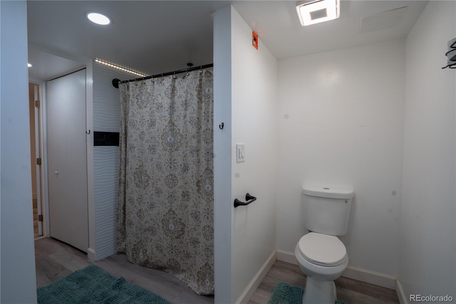 92 Zenobia Denver CO 80219