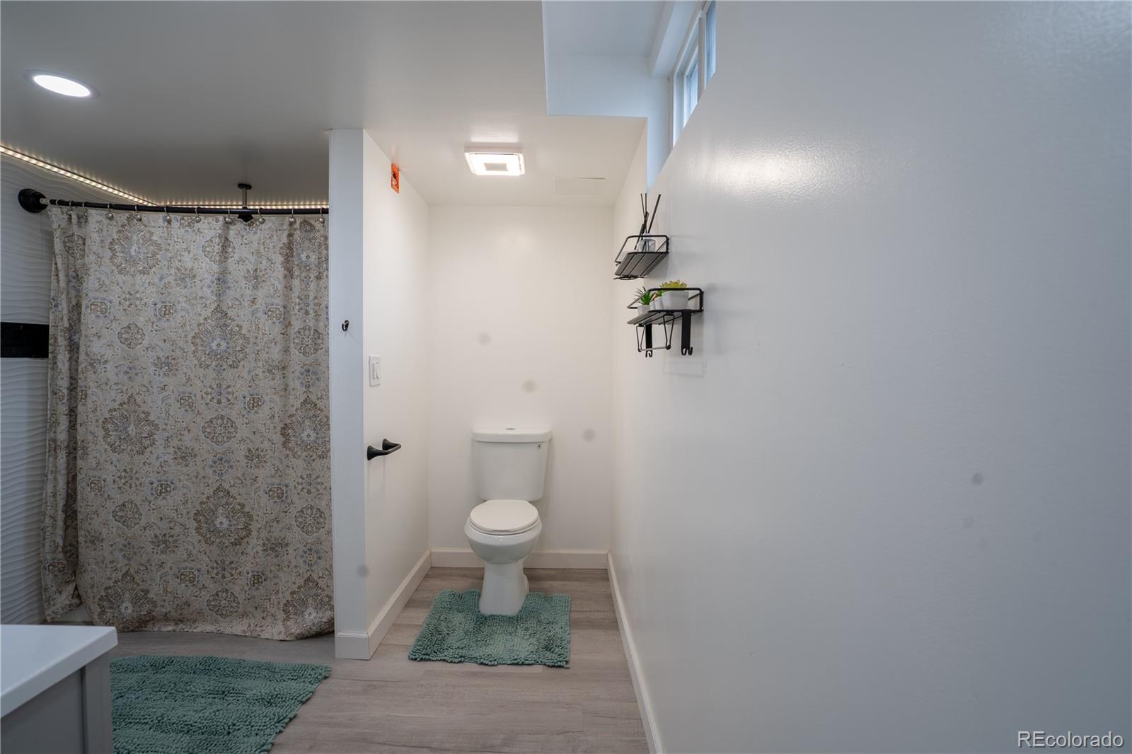92 Zenobia Denver CO 80219