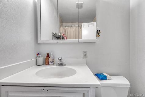 841 S Oakland Street Aurora CO 80012