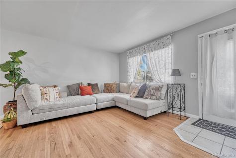 841 S Oakland Street Aurora CO 80012