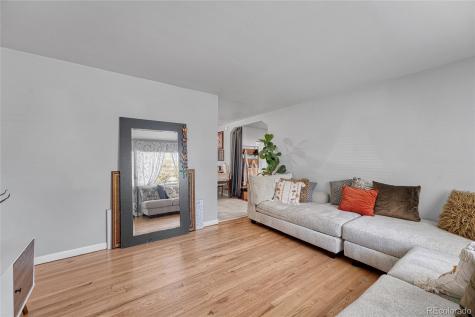 841 S Oakland Street Aurora CO 80012