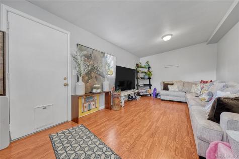 841 S Oakland Street Aurora CO 80012