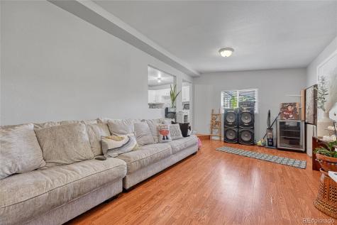 841 S Oakland Street Aurora CO 80012