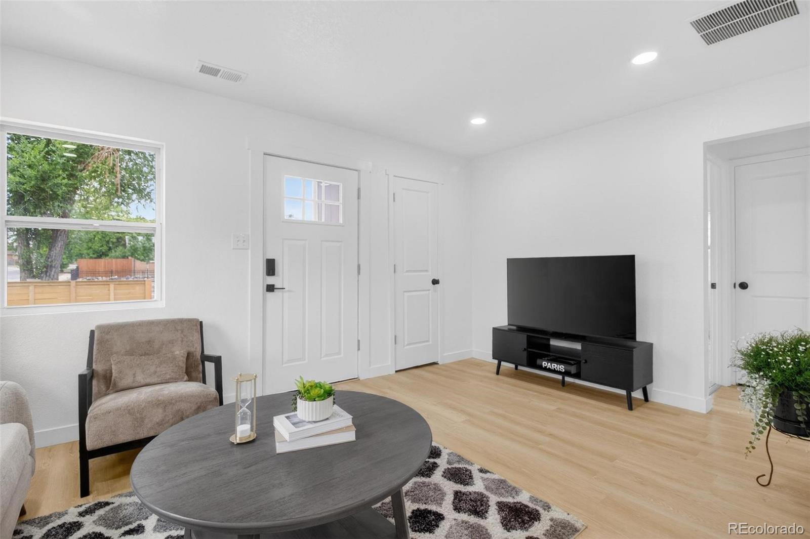 2096 S Lowell Boulevard Denver CO 80219