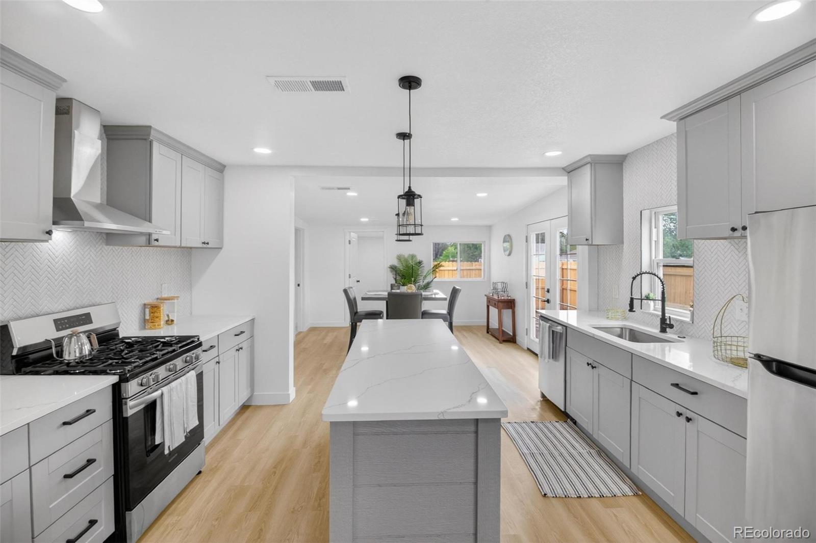 2096 S Lowell Boulevard Denver CO 80219