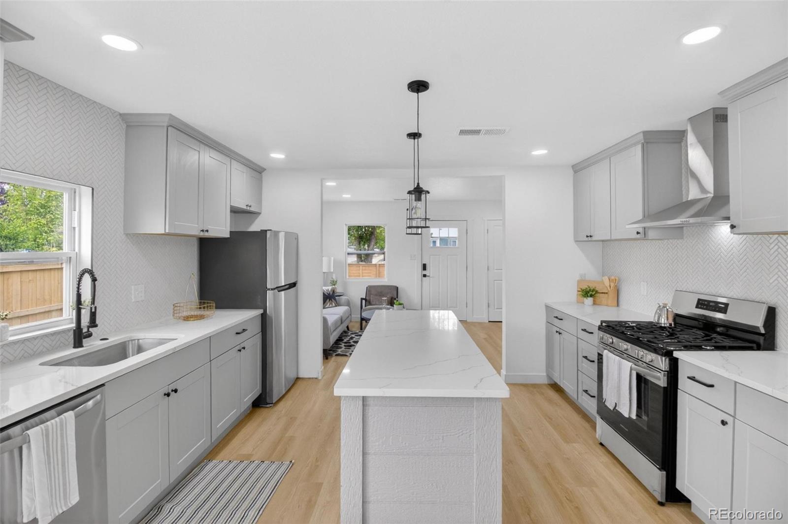 2096 S Lowell Boulevard Denver CO 80219