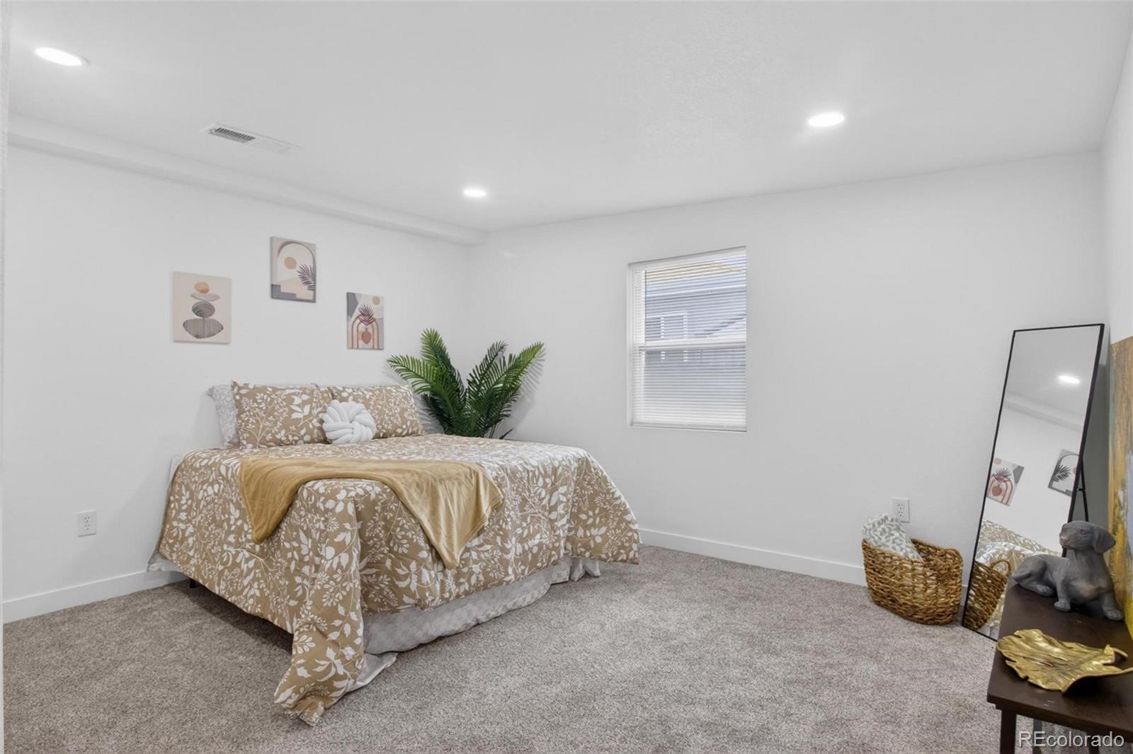 2096 S Lowell Boulevard Denver CO 80219