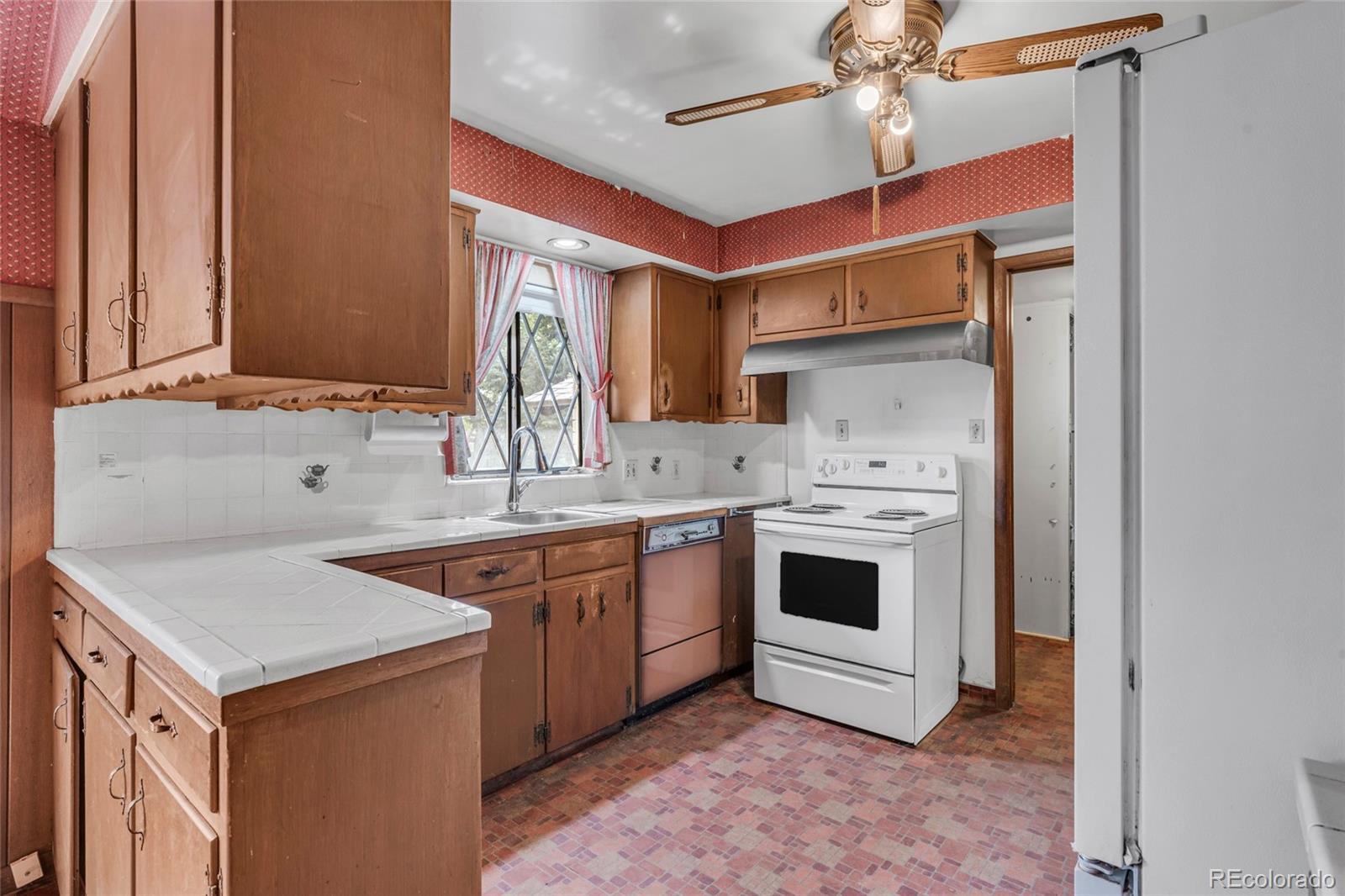 835 Hoyt Street Lakewood CO 80215