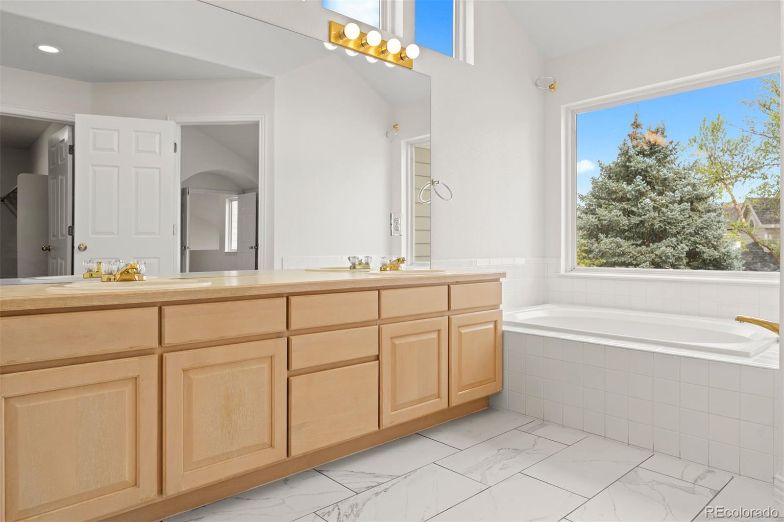 1011 S Valentia Street Denver CO 80247
