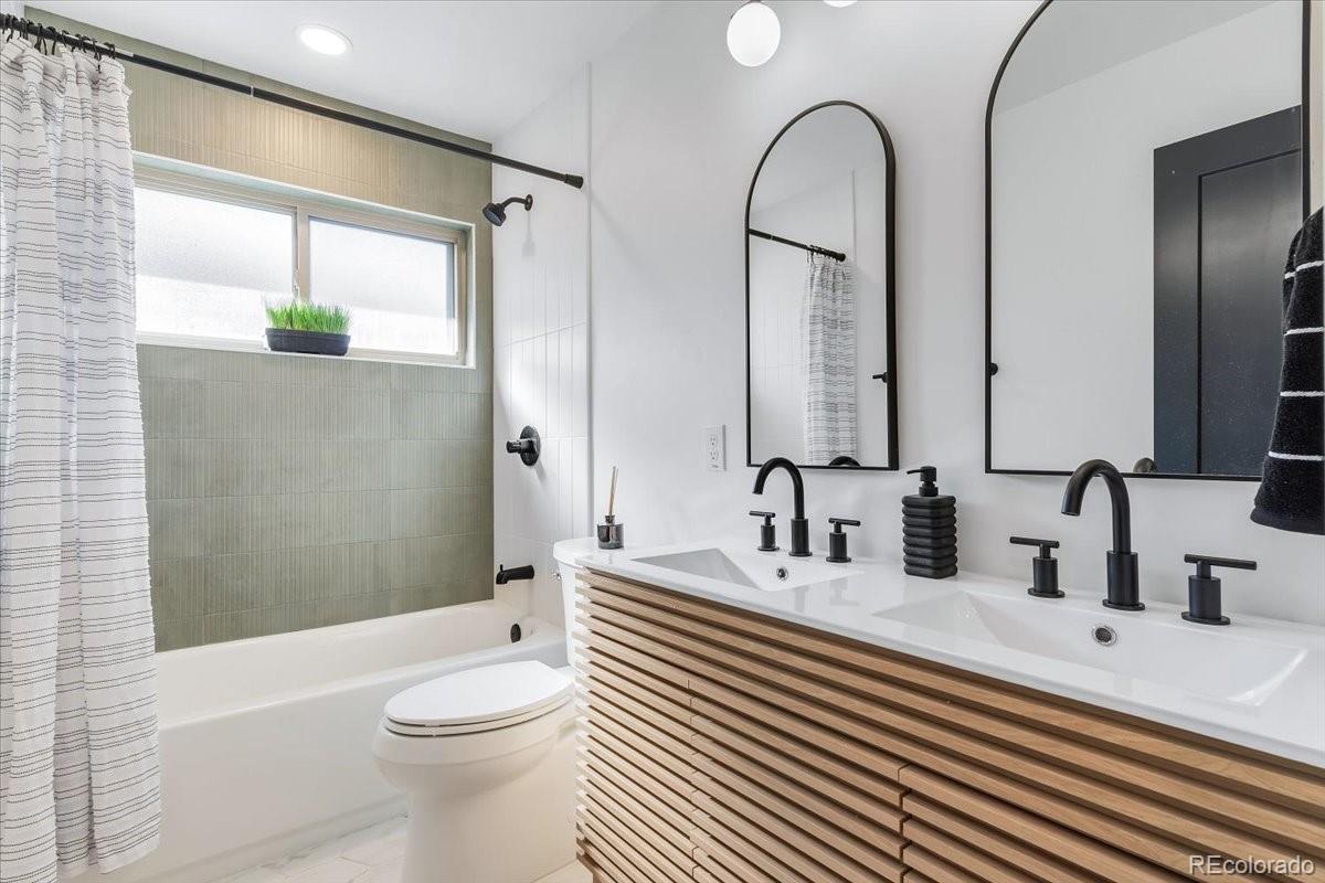 832 S Holly Street Denver CO 80246