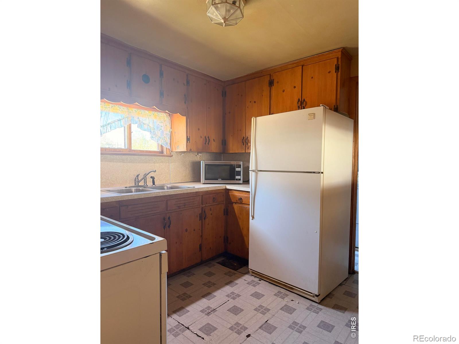 117 Pine Street Log Lane Village CO 80705